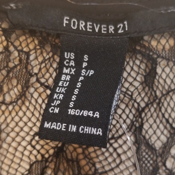 Forever 21 black lace back blouse size S NWT - Picture 4 of 5